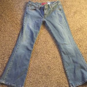 Super low stretch Levi's in good condition 😁😁